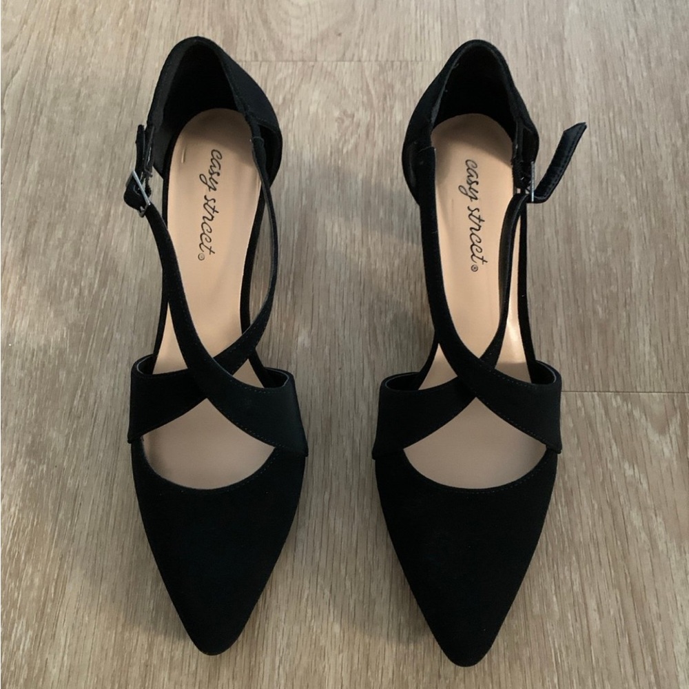Easy Street Women's Elegant Black Heels